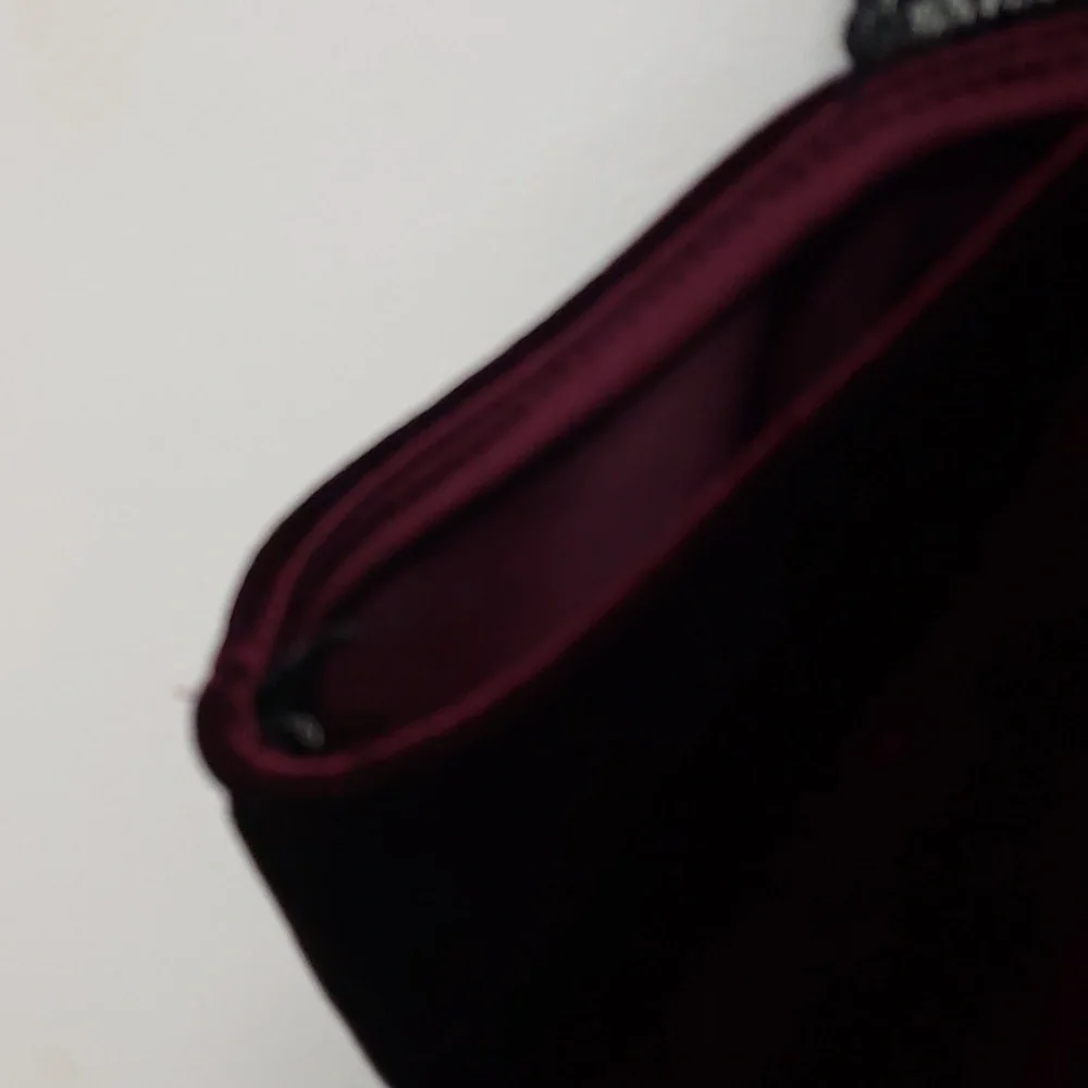 〰️Forever 21〰️ Burgundy Velvet Lace High Neck Cutout Bodysuit 2X - Picture 3 of 7